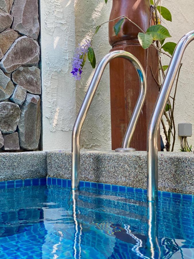 Ikiru 18 Private Saltwater Pool Villa, 3 Ensuite Br, Outdoor Bbq, 5 Mins To Beach Pantai Cenang  Exterior foto
